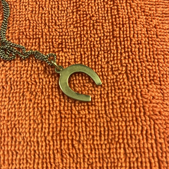 Vintage horseshoe pendant necklace - Picture 4 of 4